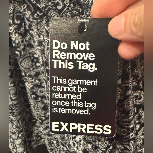 Express Black & White Paisley ROMPER SMALL PETITE NWT Length 32in pit - pit 15in - Picture 4 of 5
